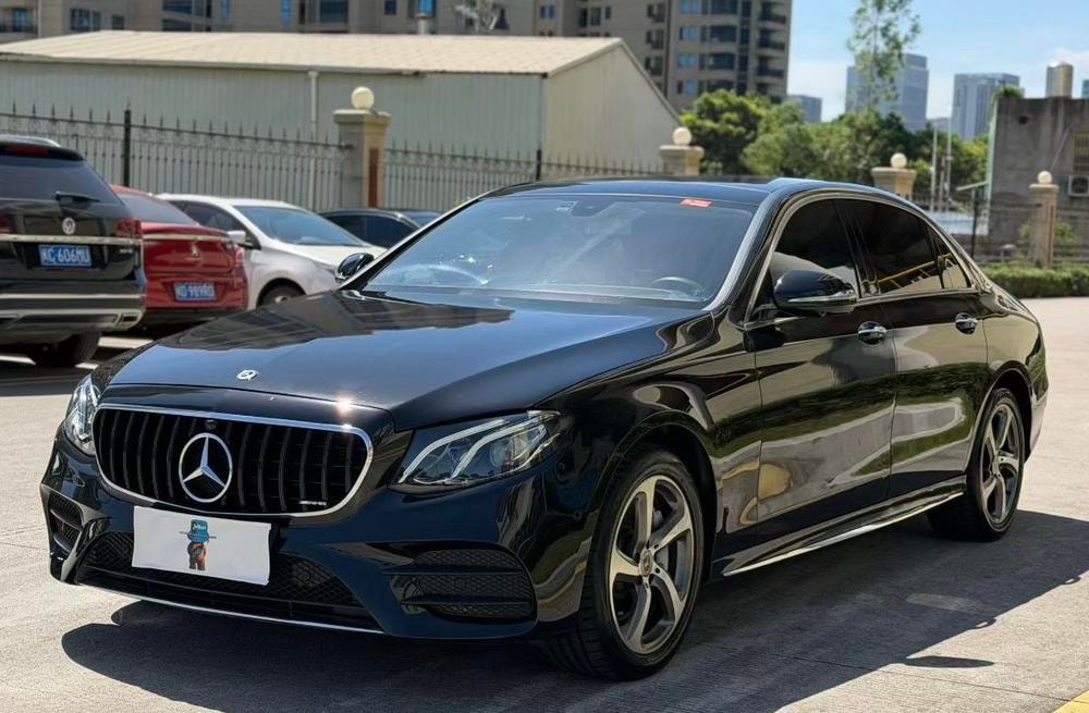 Mercedes-Benz E-Class 2018 — фото автомобиля