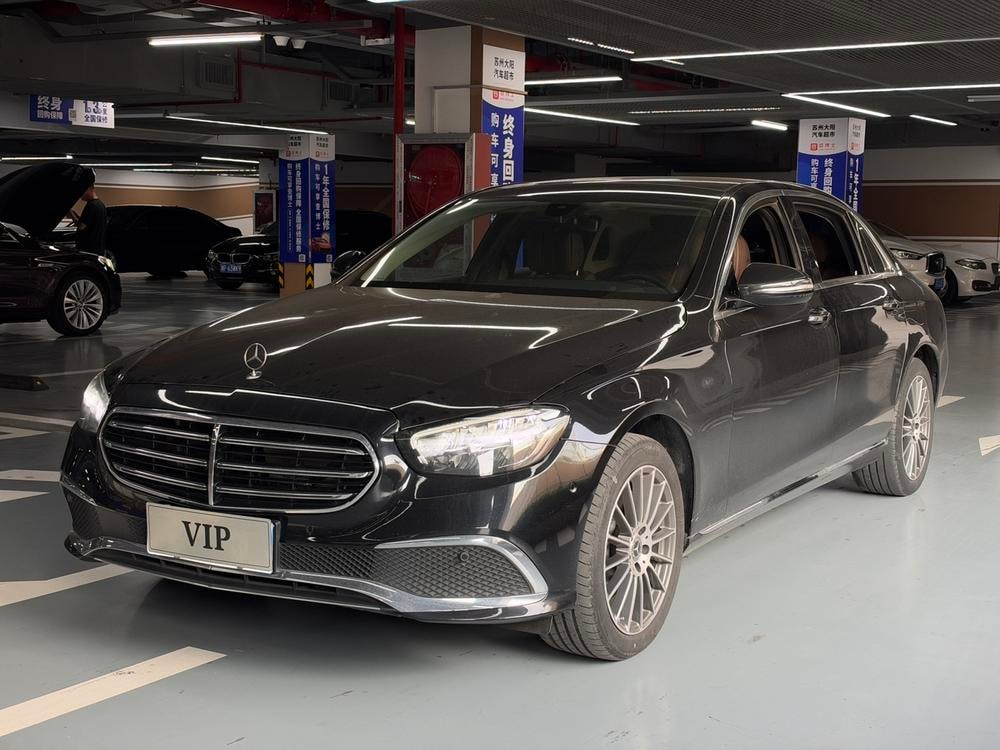 Mercedes-Benz E-Class 2021 — фото автомобиля