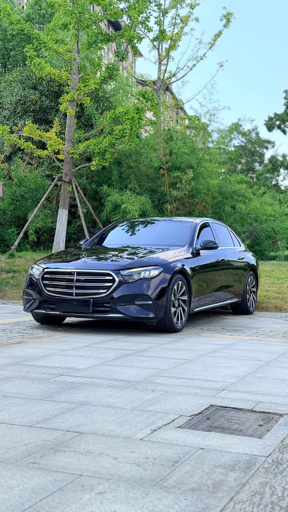 Mercedes-Benz E-Class 2024 — фото автомобиля