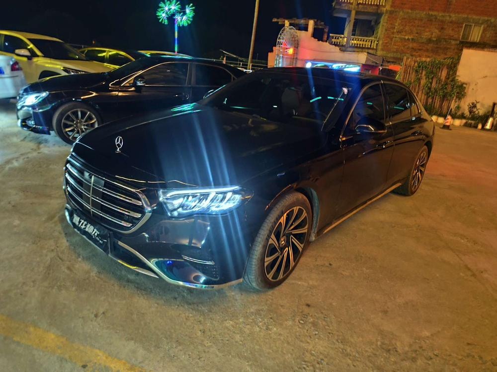 Mercedes-Benz E-Class 2025 — фото автомобиля
