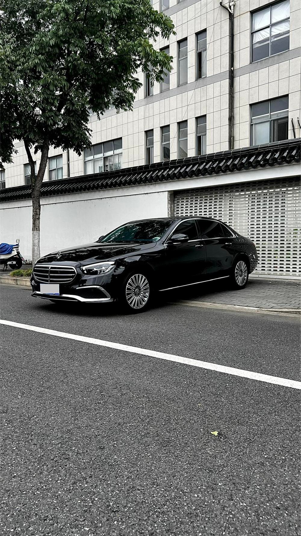 Mercedes-Benz E-Class 2021 — фото автомобиля