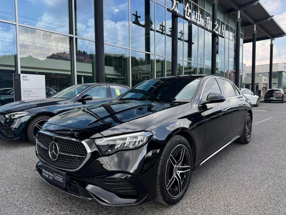Mercedes-Benz E-Class 2024 — фото автомобиля