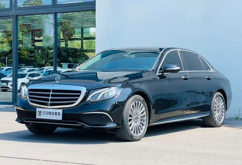 Mercedes-Benz E-Class 2019 — фото автомобиля 1