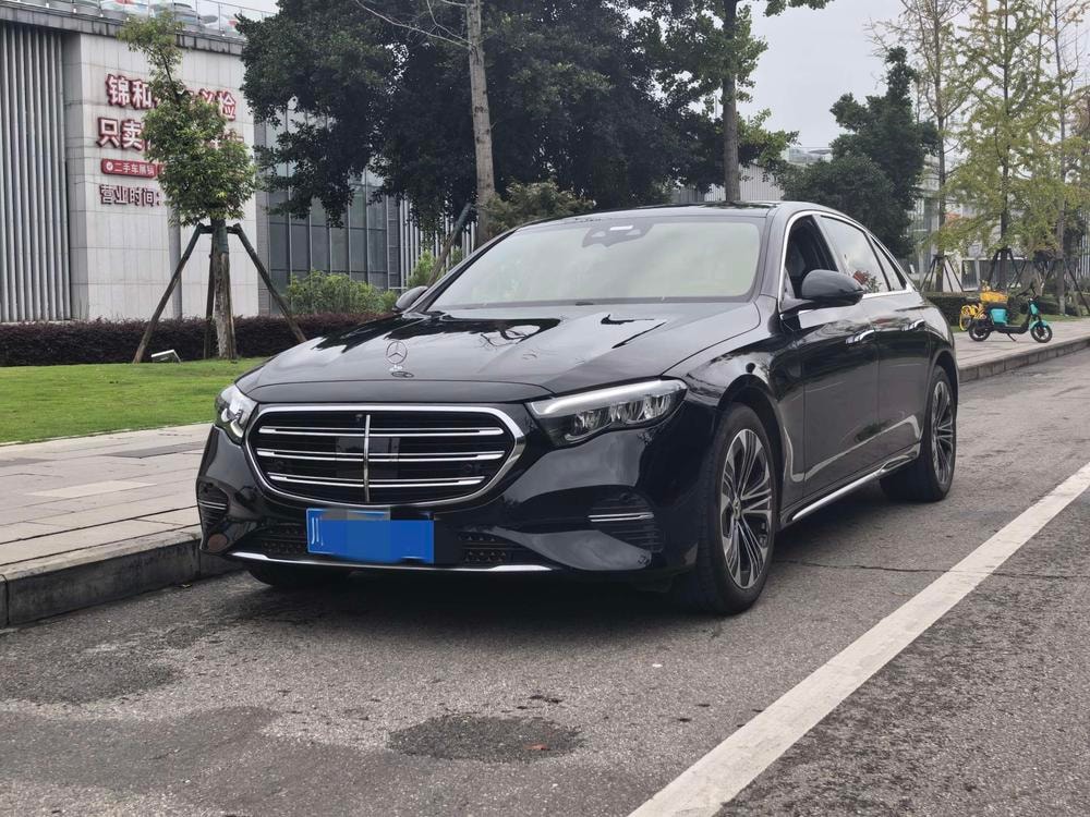 Mercedes-Benz E-Class 2025 — фото автомобиля