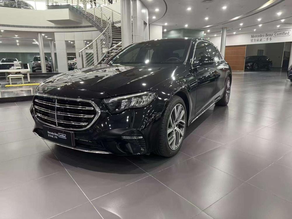 Mercedes-Benz E-Class 2024 — фото автомобиля