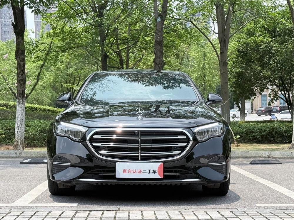Mercedes-Benz E-Class 2024 — фото автомобиля