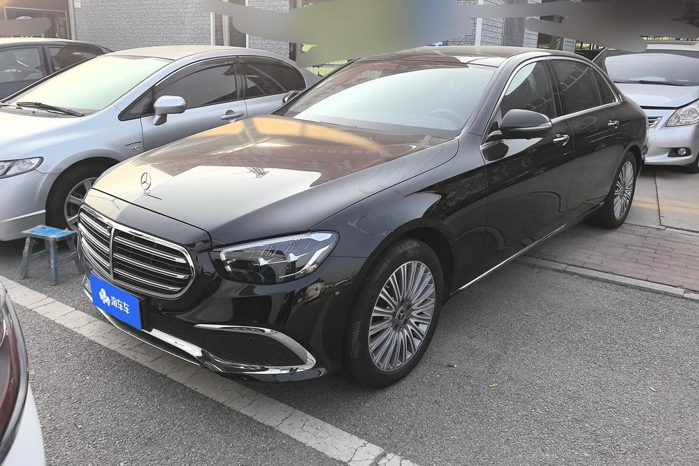 Mercedes-Benz E-Class 2022 — фото автомобиля 1