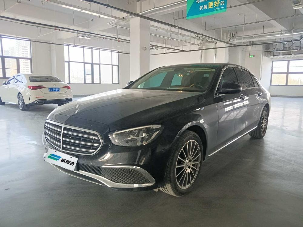 Mercedes-Benz E-Class 2023 — фото автомобиля 1