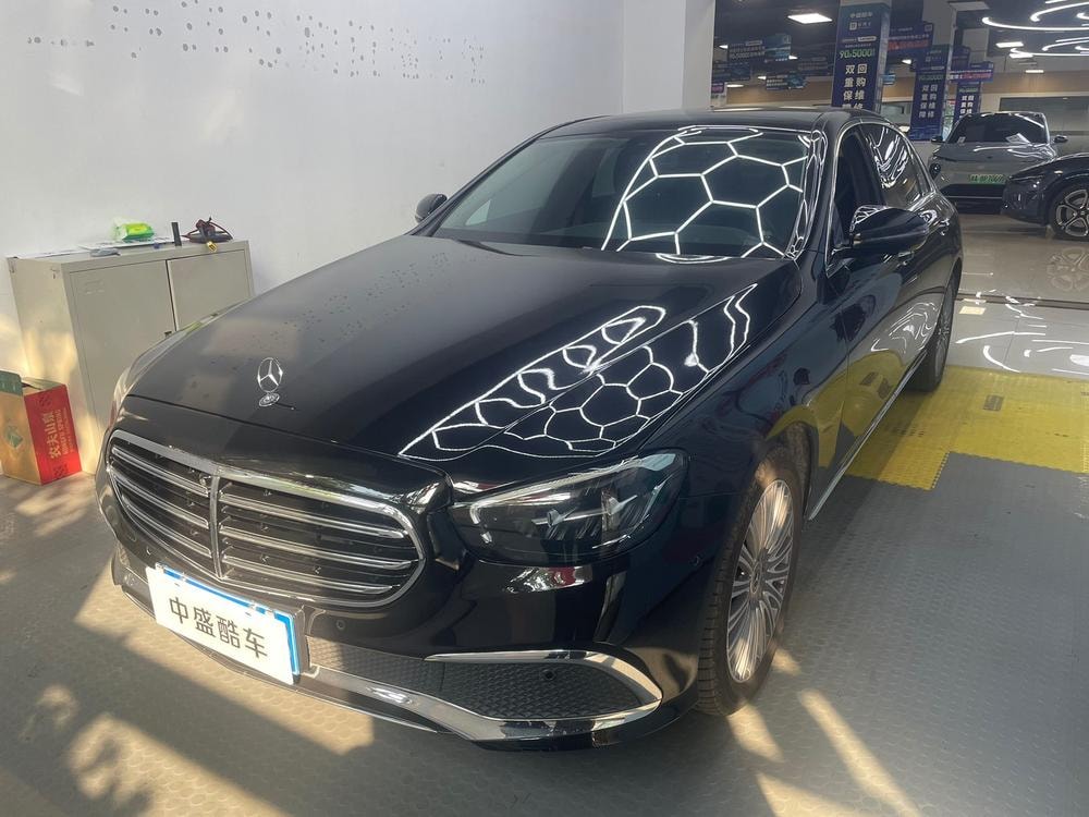Mercedes-Benz E-Class 2022 — фото автомобиля
