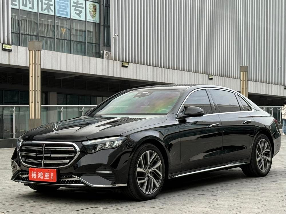 Mercedes-Benz E-Class 2024 — фото автомобиля 1