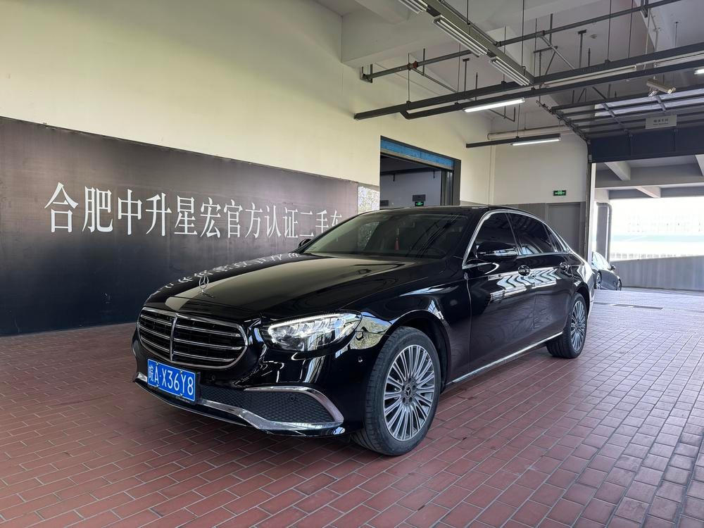 Mercedes-Benz E-Class 2023 — фото автомобиля 1