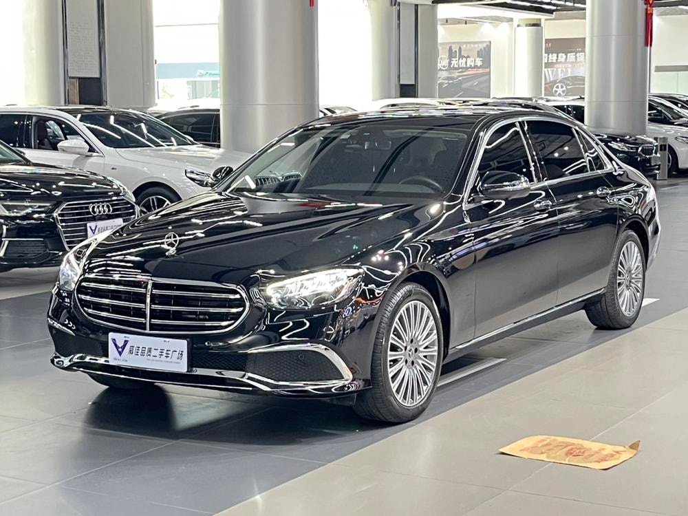 Mercedes-Benz E-Class 2023 — фото автомобиля
