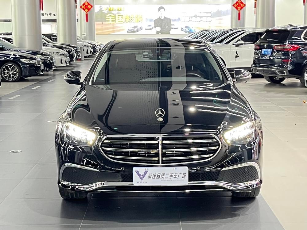 Mercedes-Benz E-Class 2023 — фото автомобиля
