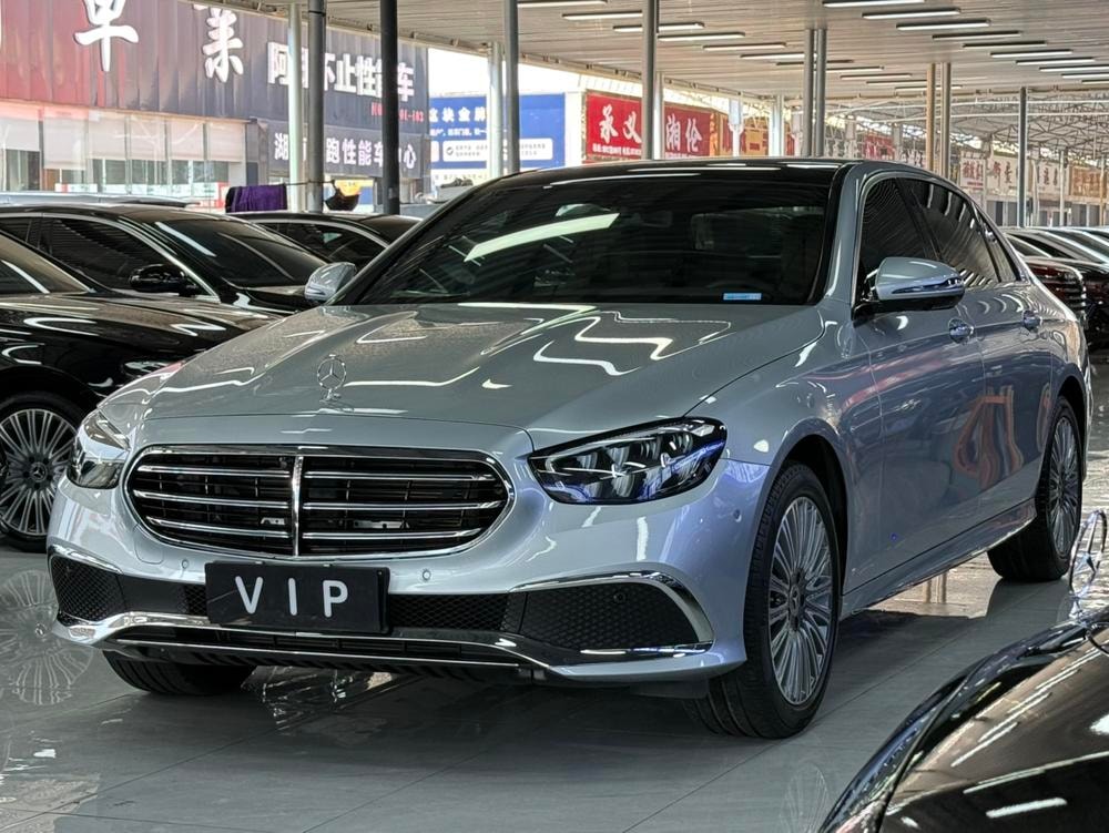 Mercedes-Benz E-Class 2022 — фото автомобиля