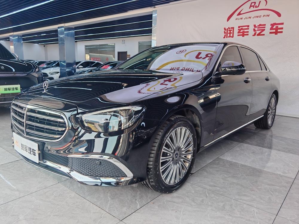 Mercedes-Benz E-Class 2022 — фото автомобиля