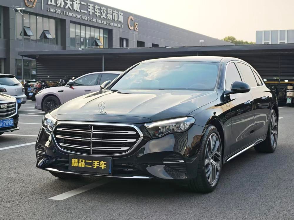Mercedes-Benz E-Class 2026 — фото автомобиля
