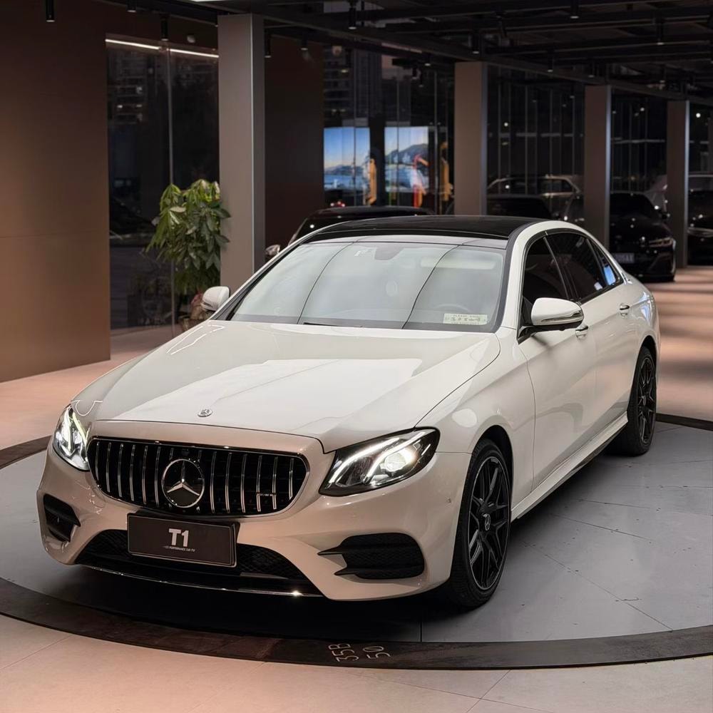 Mercedes-Benz E-Class 2019 — фото автомобиля