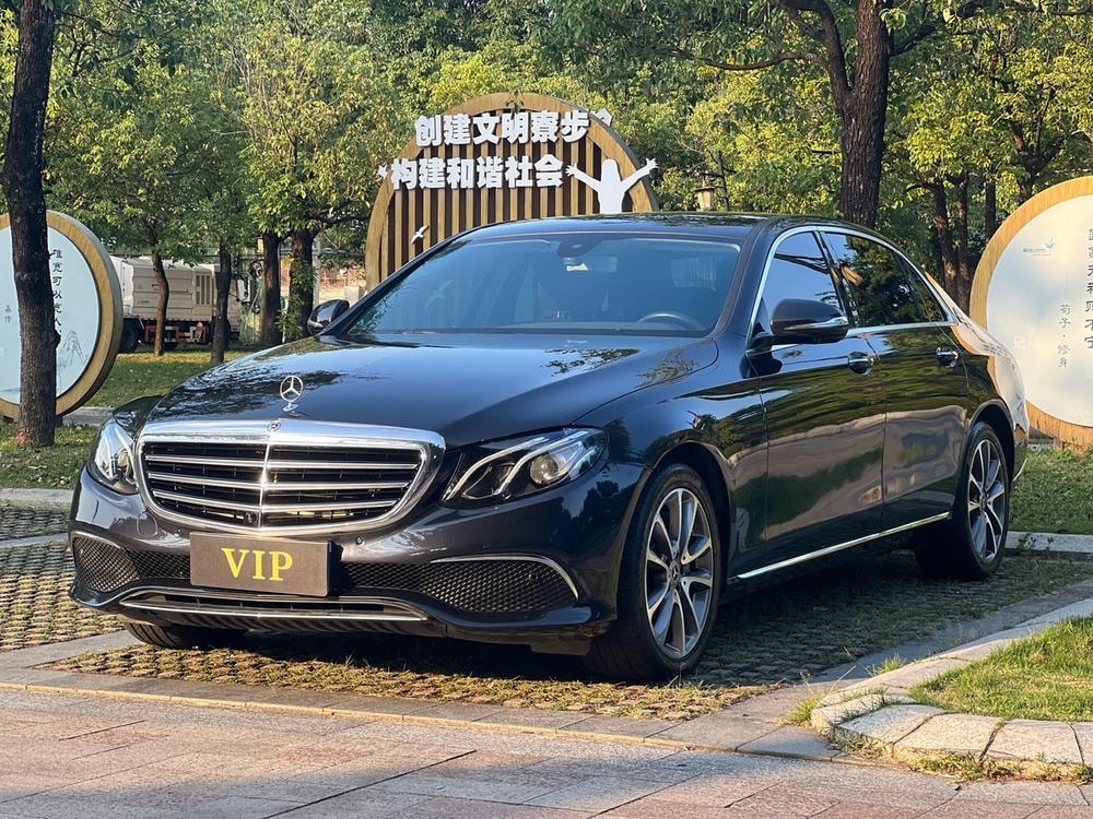 Mercedes-Benz E-Class 2019 — фото автомобиля 1