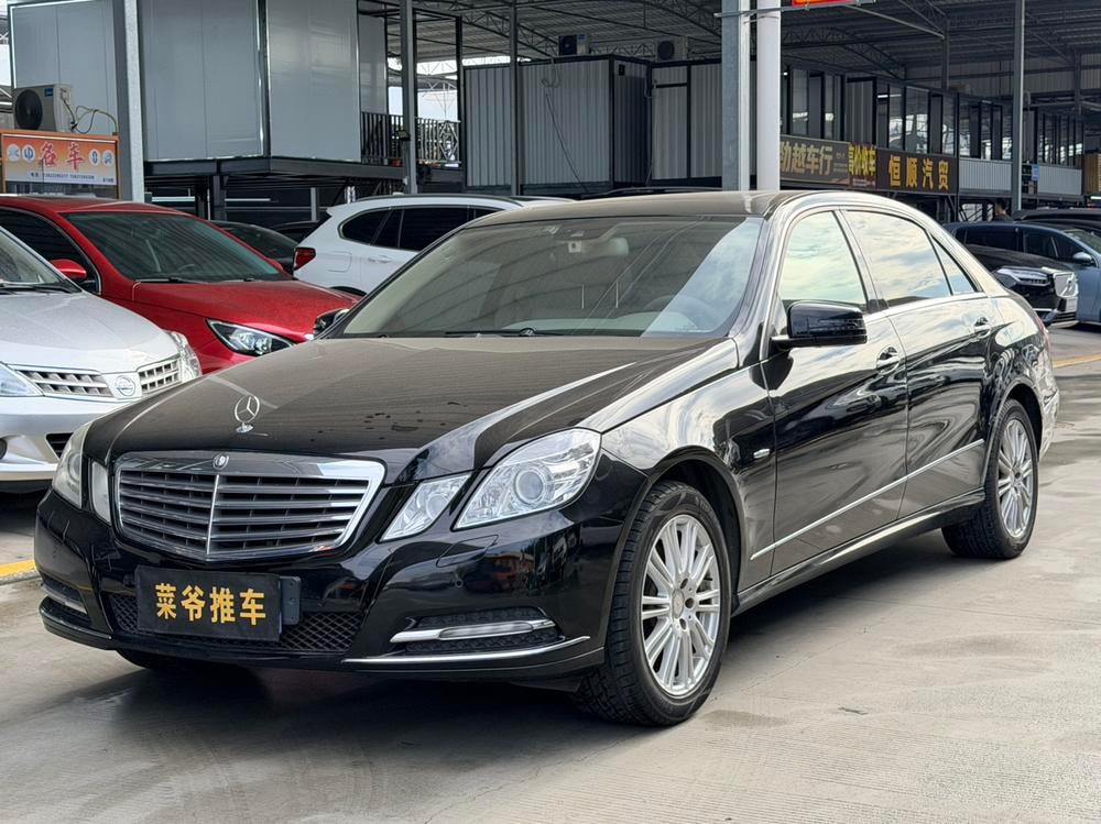 Mercedes-Benz E-Class 2011 — фото автомобиля