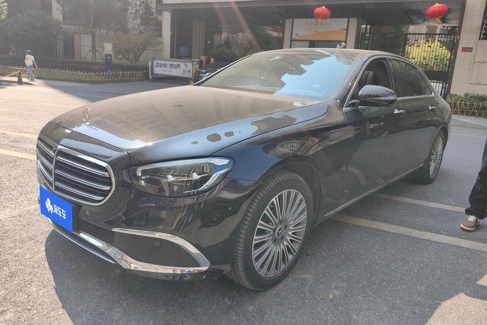 Mercedes-Benz E-Class 2022 — фото автомобиля 1