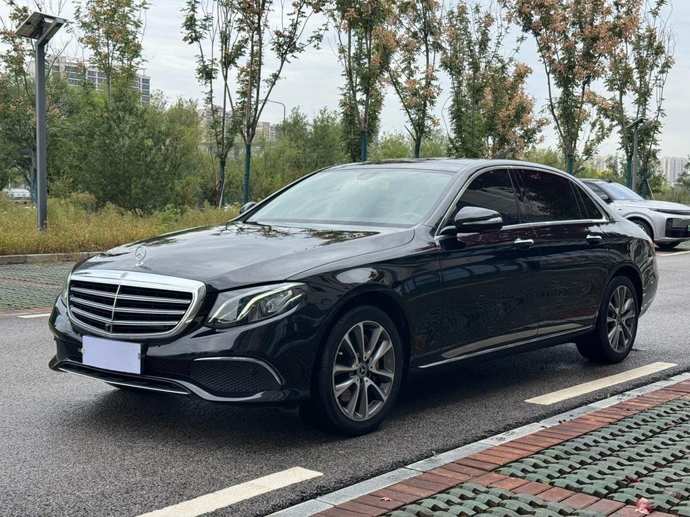 Mercedes-Benz E-Class 2019 — фото автомобиля 1