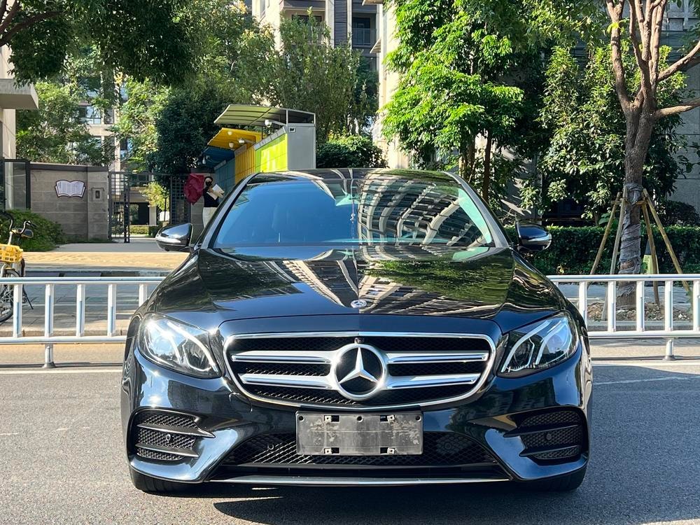 Mercedes-Benz E-Class 2019 — фото автомобиля
