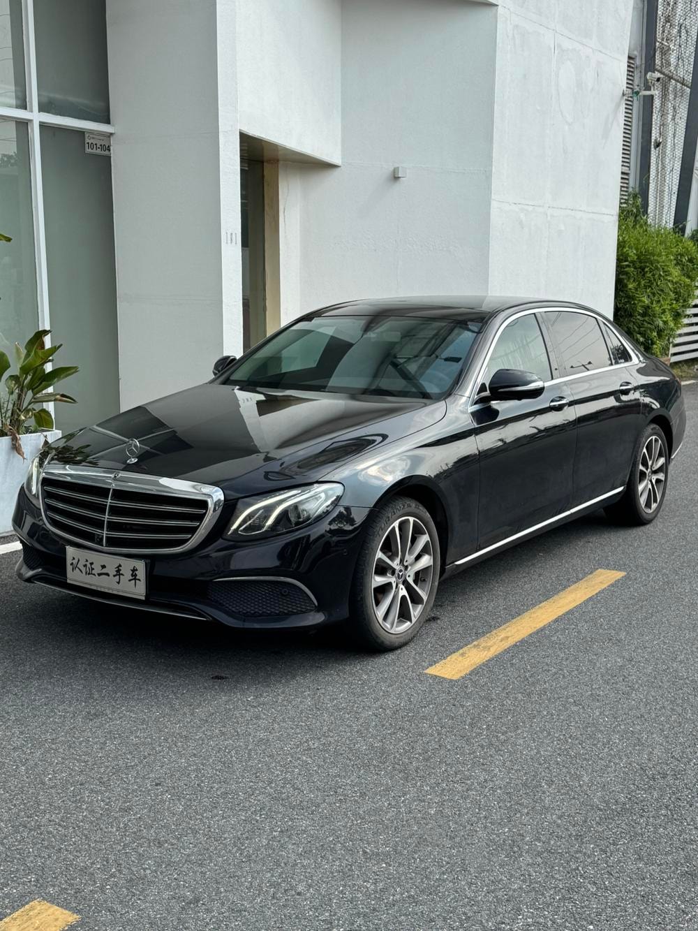 Mercedes-Benz E-Class 2019 — фото автомобиля