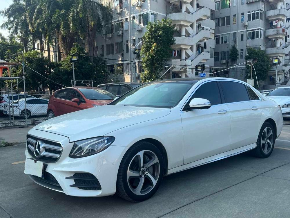 Mercedes-Benz E-Class 2018 — фото автомобиля