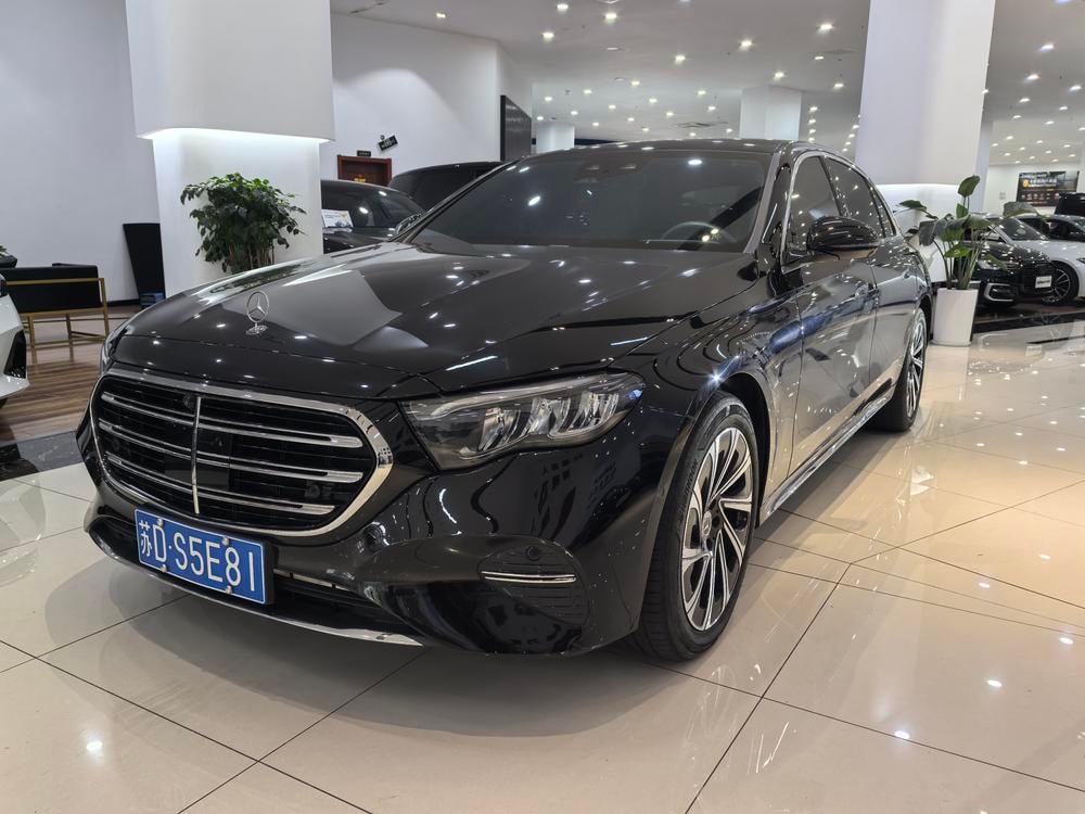 Mercedes-Benz E-Class 2024 — фото автомобиля 1