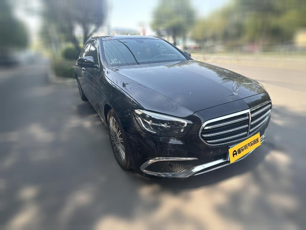 Mercedes-Benz E-Class 2022 — фото автомобиля