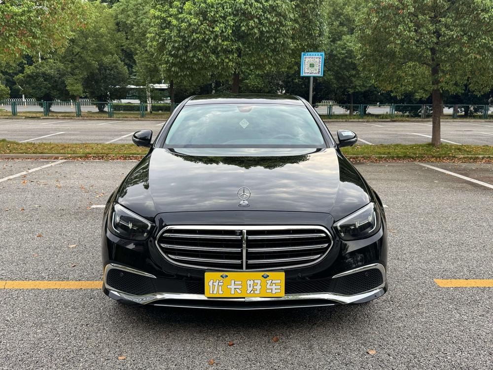 Mercedes-Benz E-Class 2021 — фото автомобиля