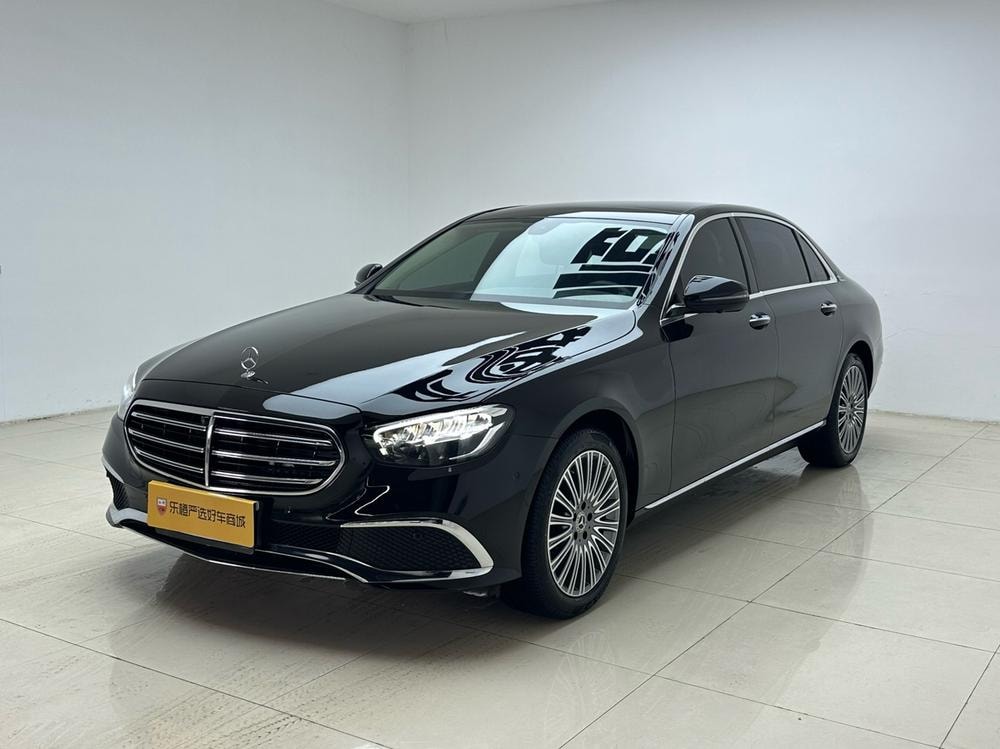 Mercedes-Benz E-Class 2023 — фото автомобиля