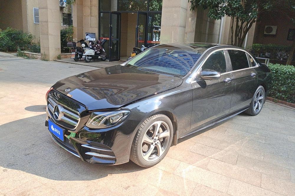 Mercedes-Benz E-Class 2019 — фото автомобиля