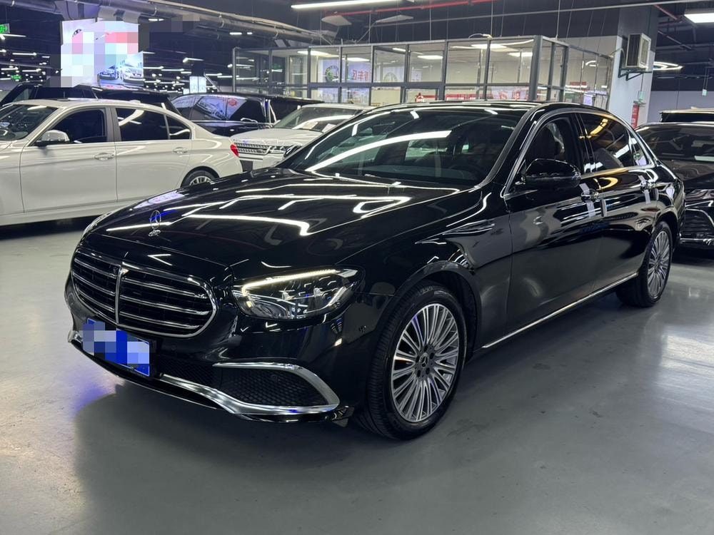 Mercedes-Benz E-Class 2021 — фото автомобиля