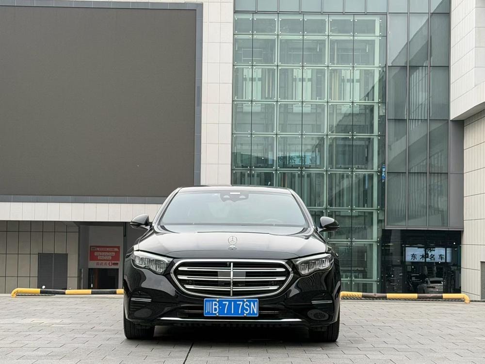 Mercedes-Benz E-Class 2024 — фото автомобиля