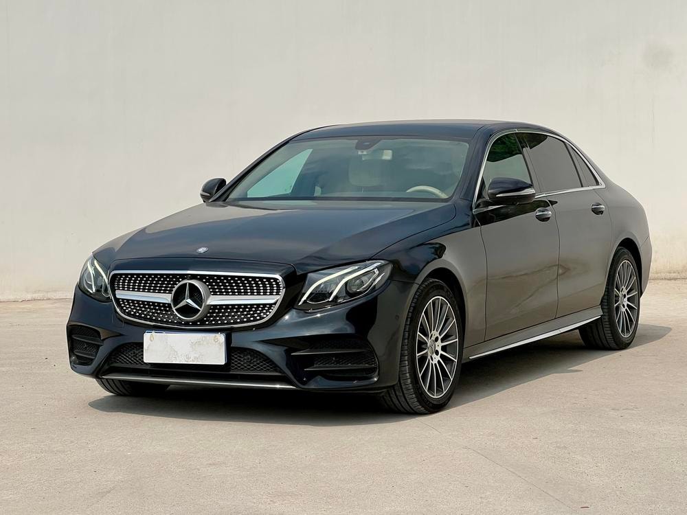 Mercedes-Benz E-Class 2019 — фото автомобиля