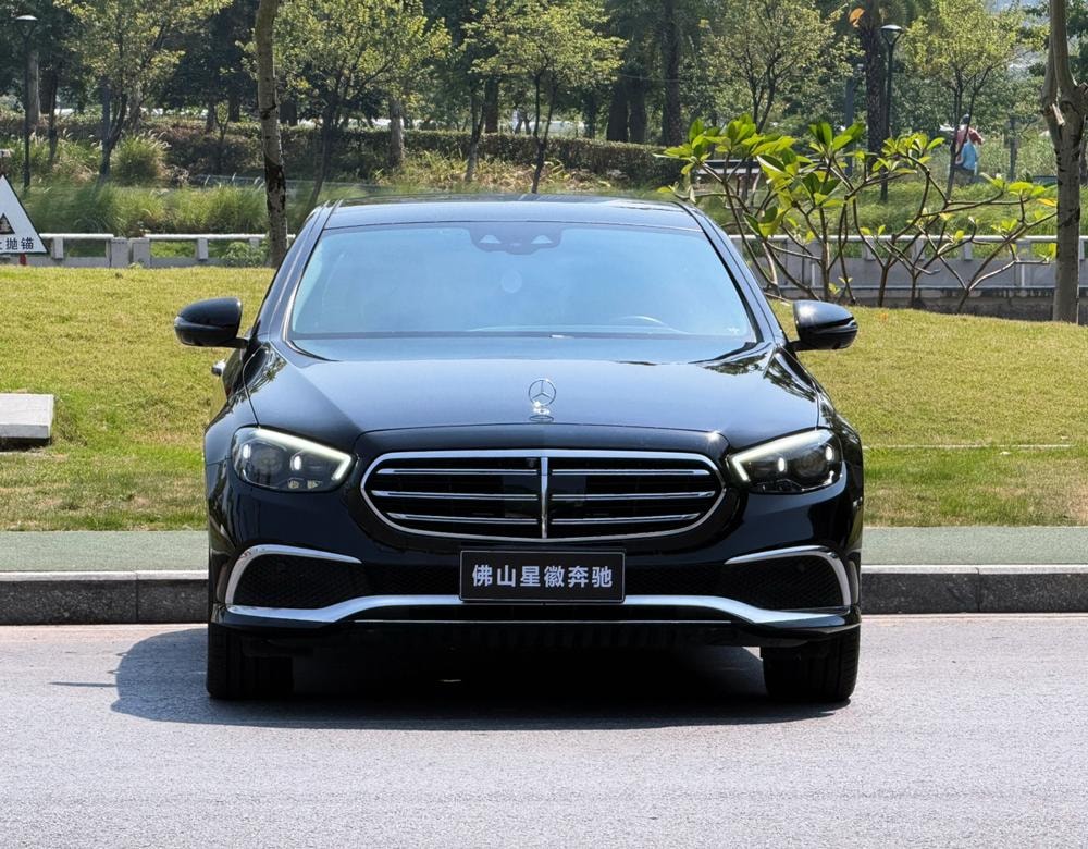 Mercedes-Benz E-Class 2021 — фото автомобиля