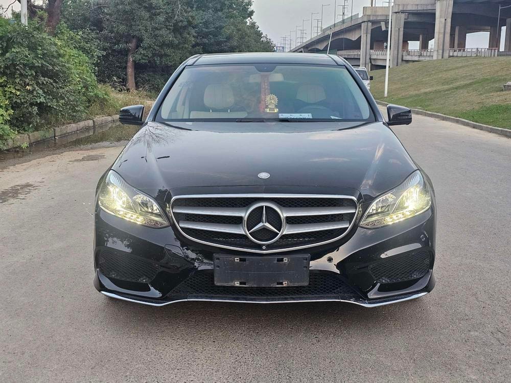 Mercedes-Benz E-Class 2015 — фото автомобиля