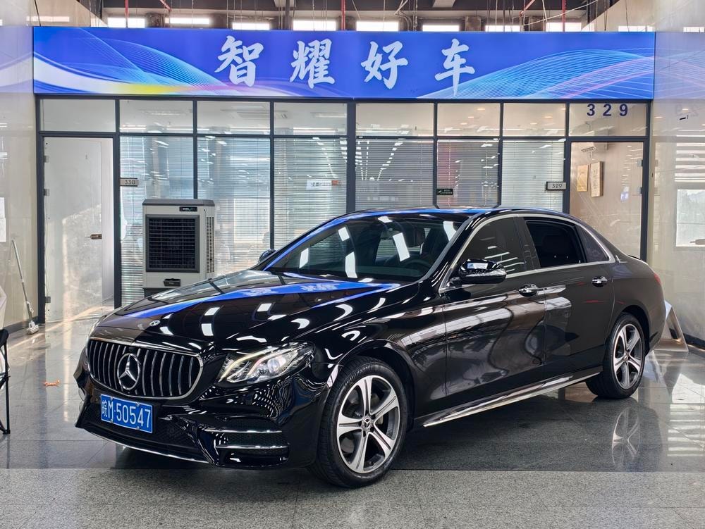 Mercedes-Benz E-Class 2019 — фото автомобиля