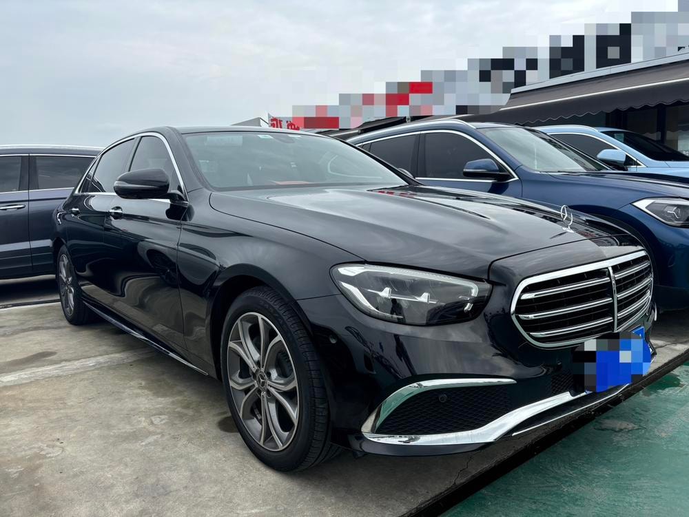 Mercedes-Benz E-Class 2021 — фото автомобиля