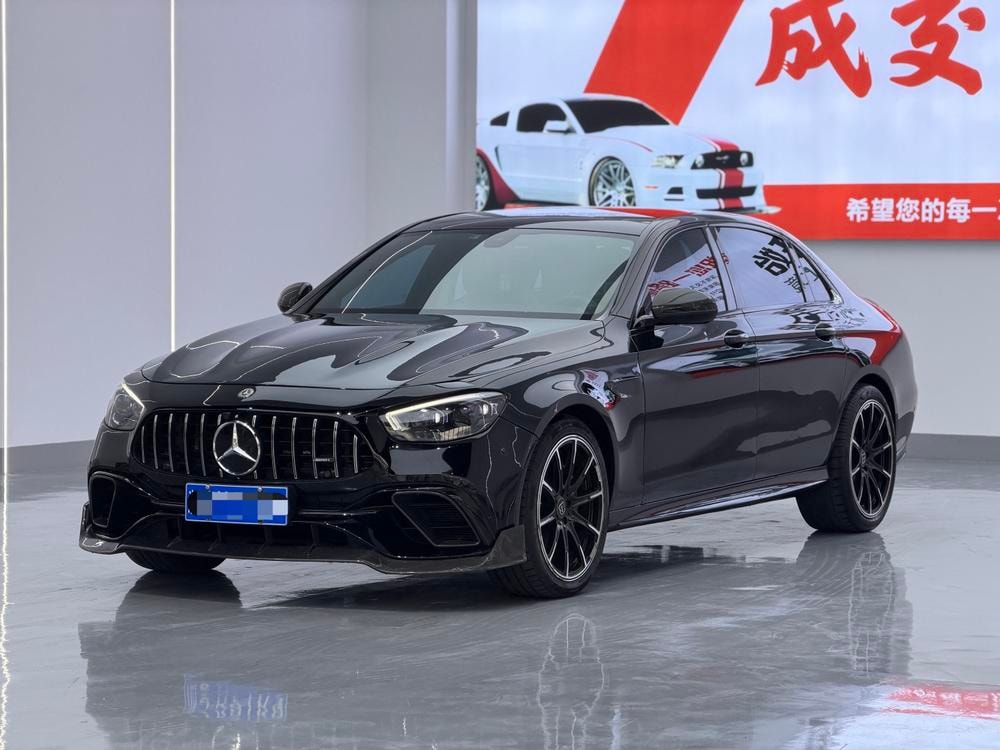 Mercedes-Benz E-Class 2022 — фото автомобиля