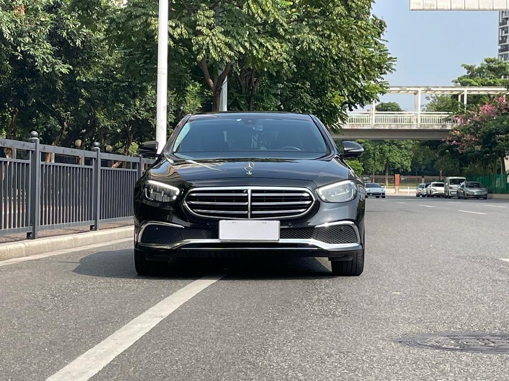 Mercedes-Benz E-Class 2021 — фото автомобиля