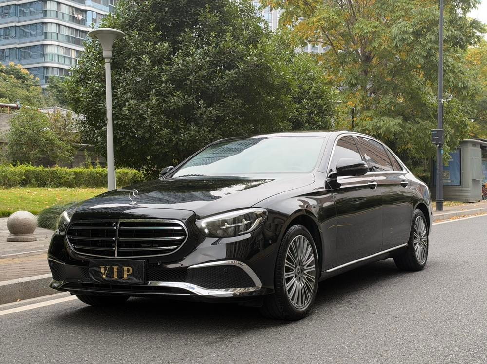 Mercedes-Benz E-Class 2023 — фото автомобиля