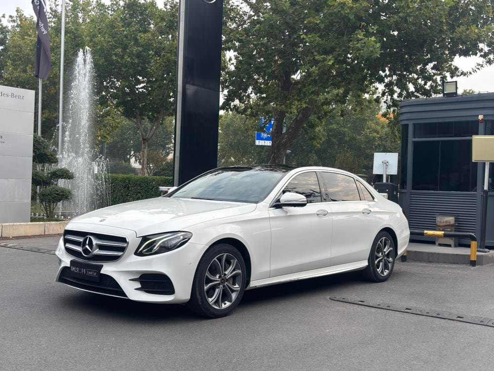 Mercedes-Benz E-Class 2020 — фото автомобиля