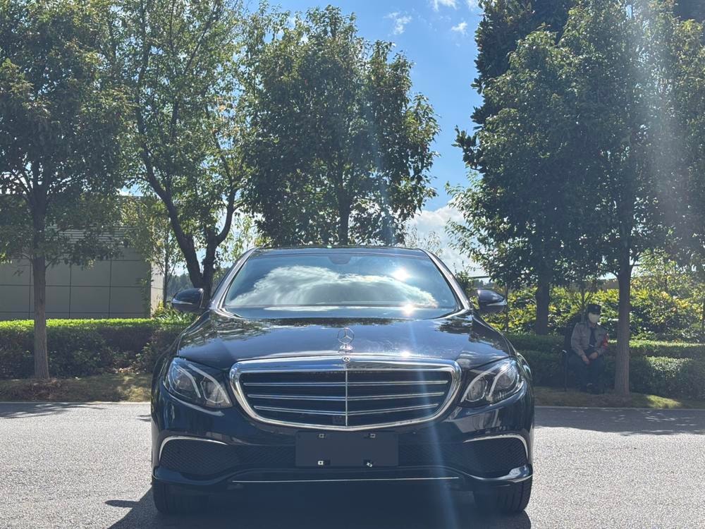 Mercedes-Benz E-Class 2020 — фото автомобиля