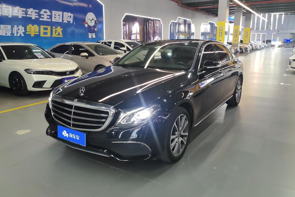 Mercedes-Benz E-Class 2019 — фото автомобиля