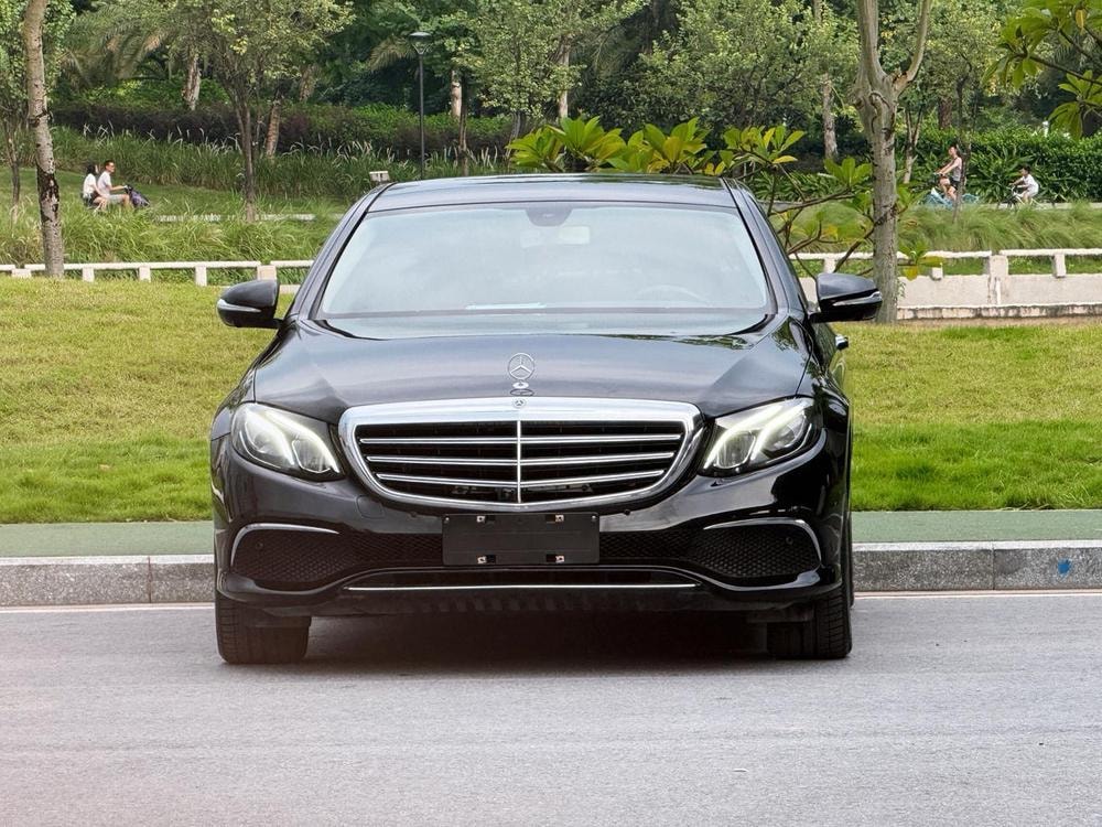 Mercedes-Benz E-Class 2020 — фото автомобиля
