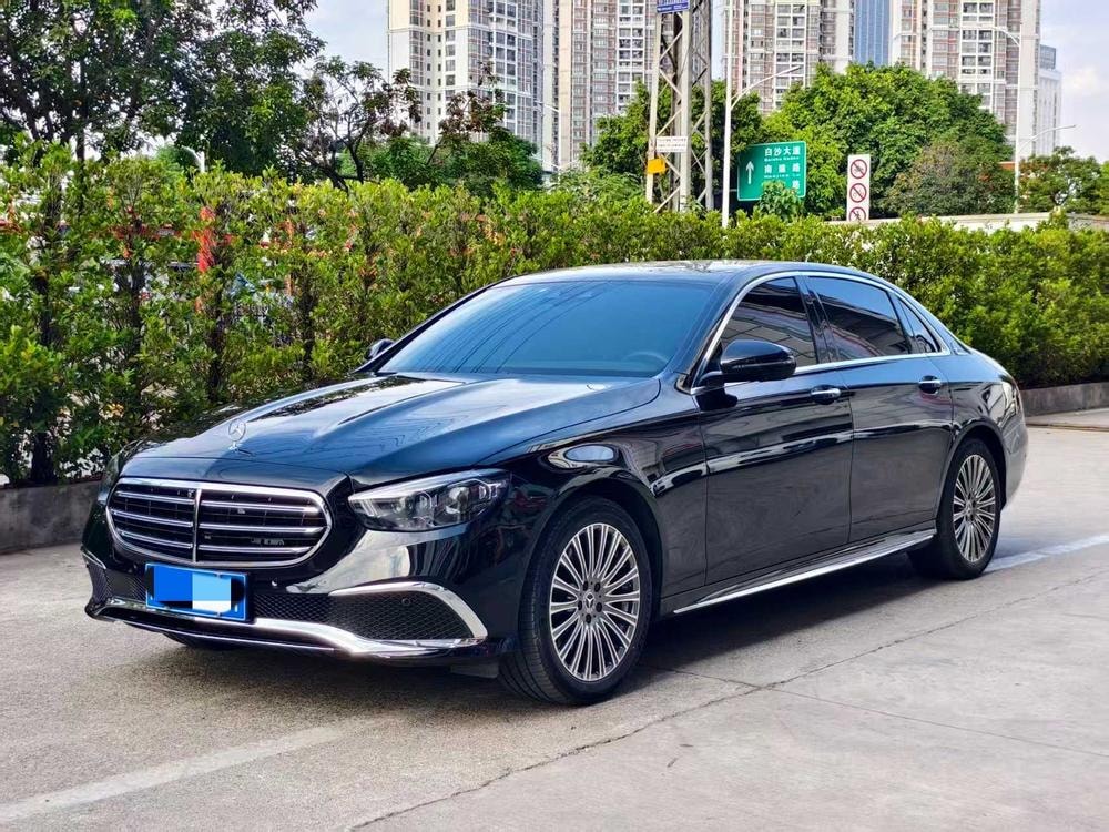 Mercedes-Benz E-Class 2021 — фото автомобиля