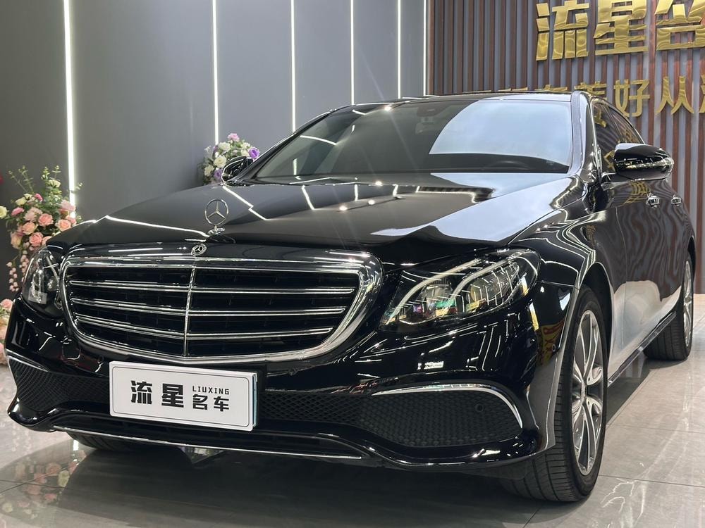 Mercedes-Benz E-Class 2016 — фото автомобиля