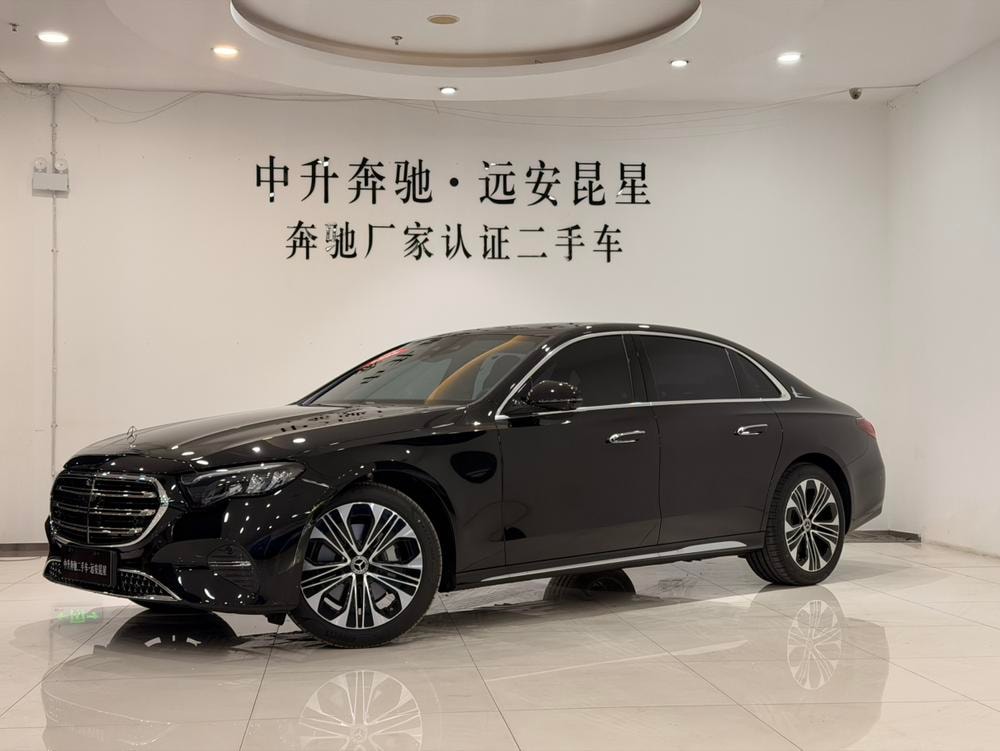 Mercedes-Benz E-Class 2026 — фото автомобиля 1